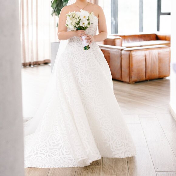 Pronovias Privee LOUELLE - Picture 2 of 10